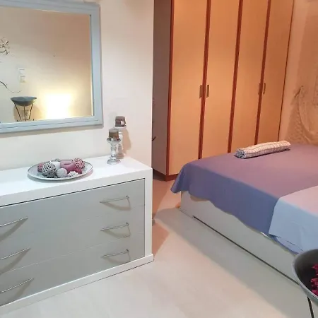 Nellys Studio Apartamento *